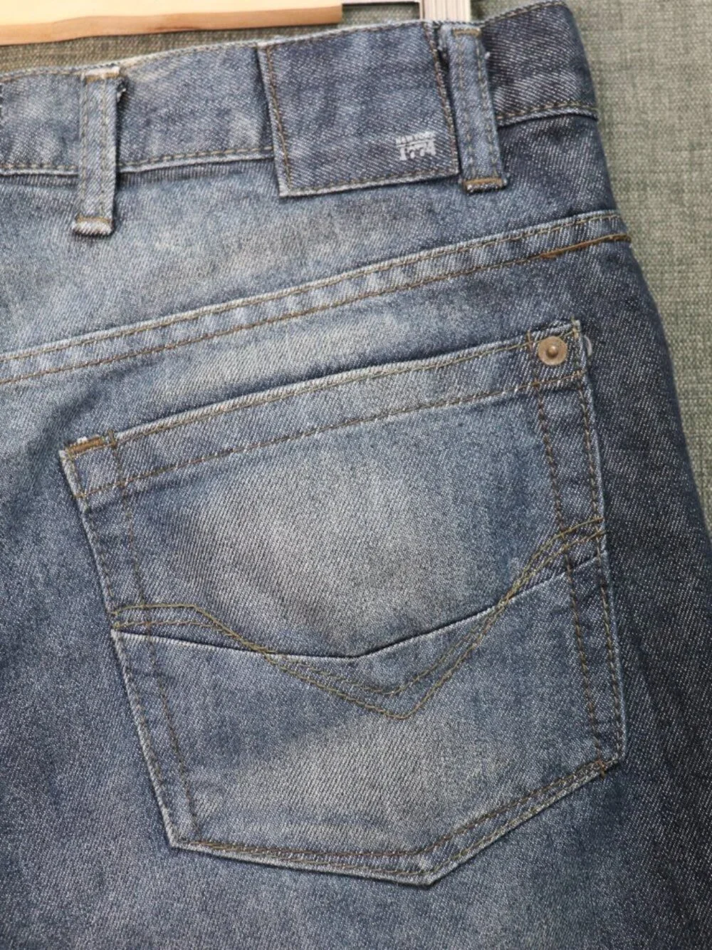 Colours Alexander Julian Mens Jeans 32x*30 Medium Wash Relaxed Straight Denim